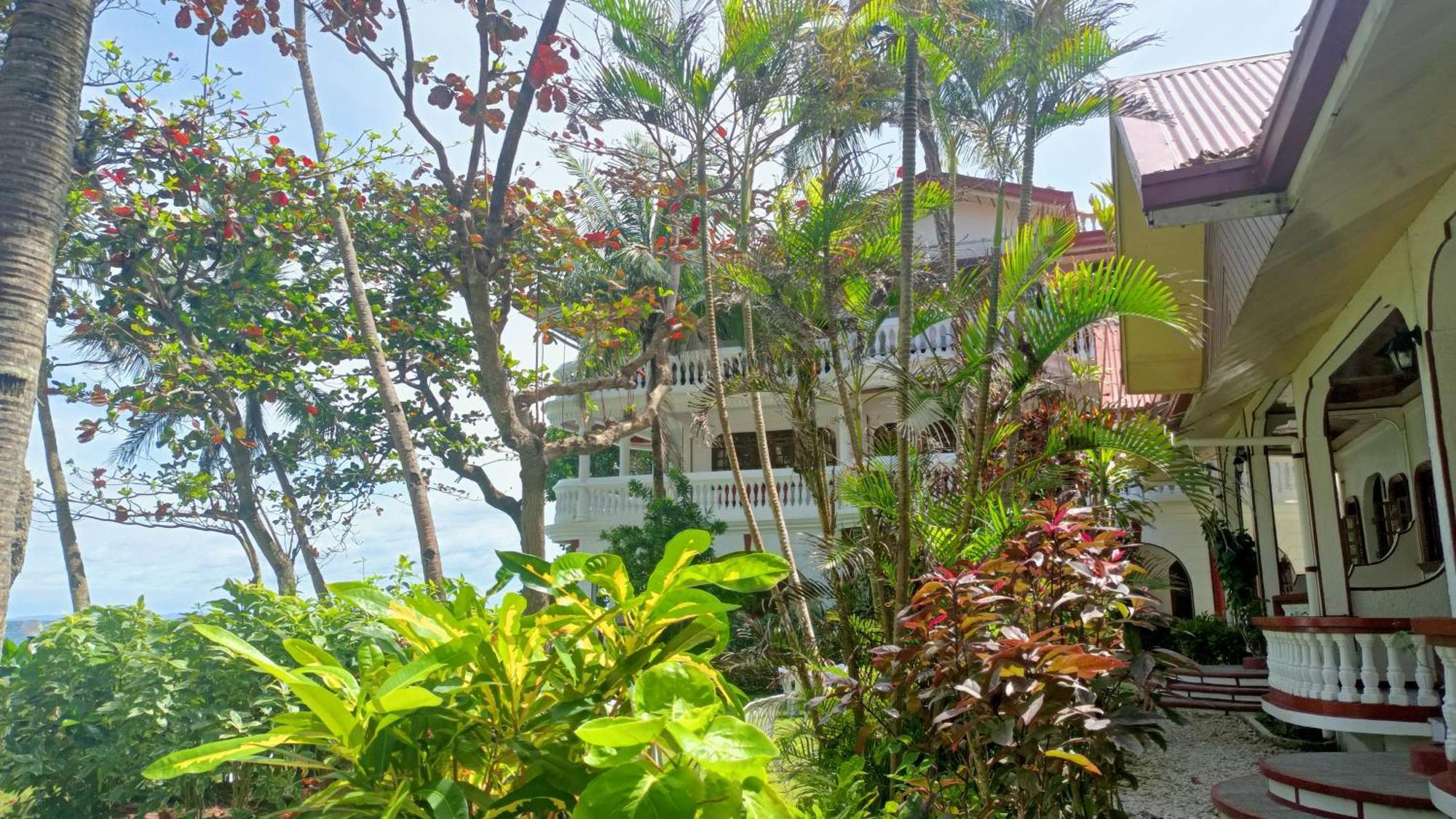 Blue Crystal Beach Resort Puerto Galera Eksteriør bilde