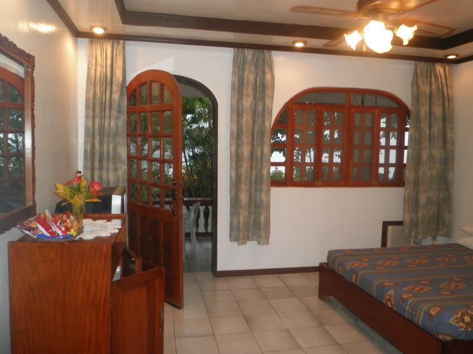 Blue Crystal Beach Resort Puerto Galera Eksteriør bilde
